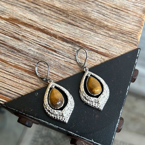 NWT Yellow Tigers Eye Earrings in Silver Tone Magnetic Setting Boho ETHNIC - Picture 2 of 5